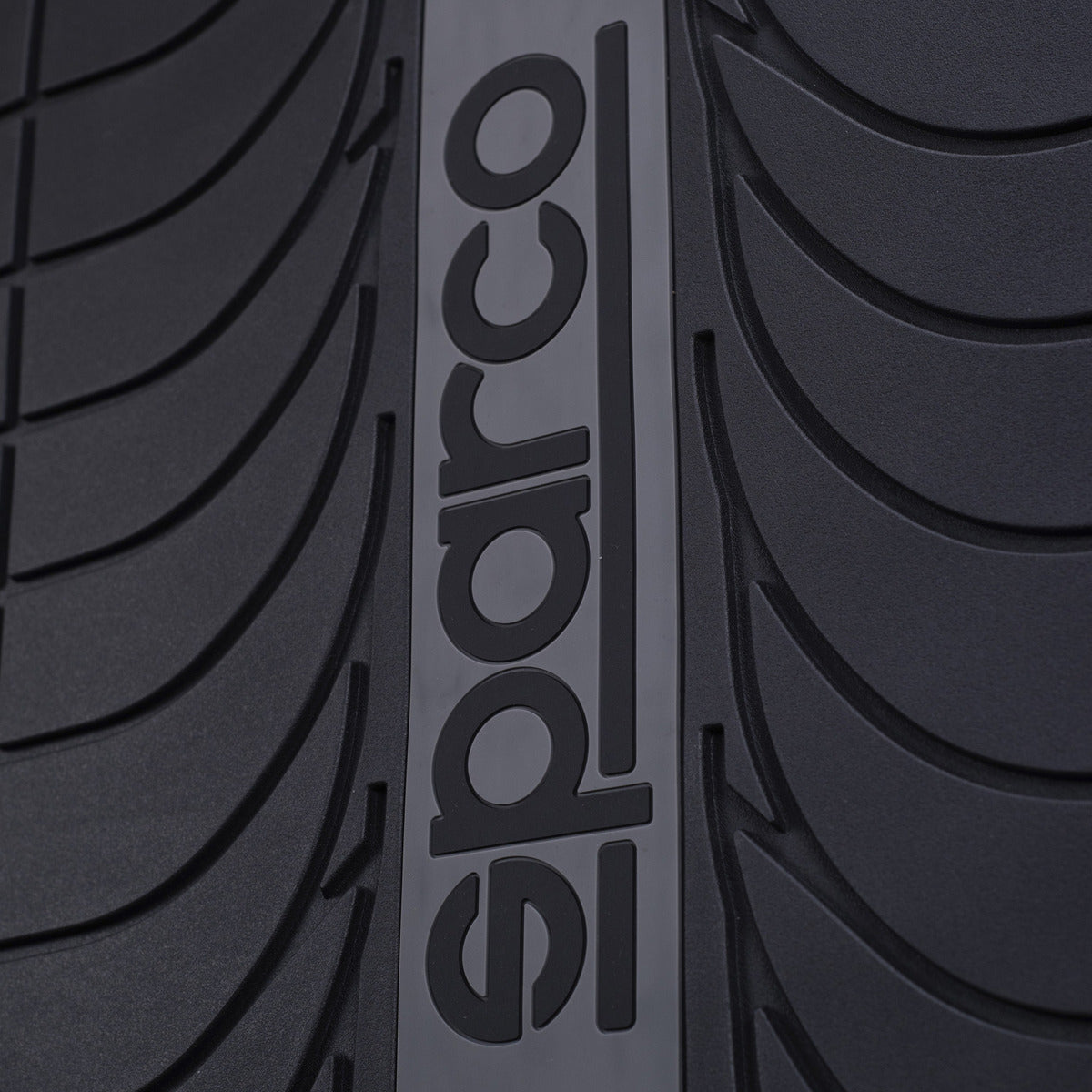 Tapete Alfombra Para Auto Universal Uso Rudo Juego 4 Pz Gris