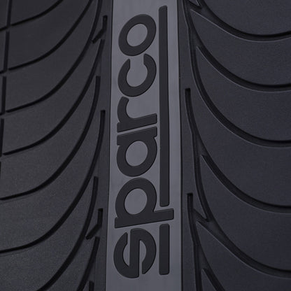 Tapete Alfombra Para Auto Universal Uso Rudo Juego 4 Pz Gris