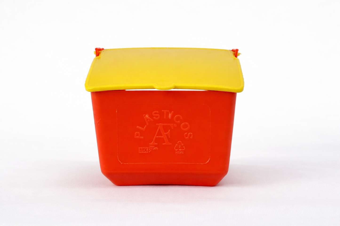 50 Comederos Cuadrados Rojo Con Tapa Amarilla 300g Gallos